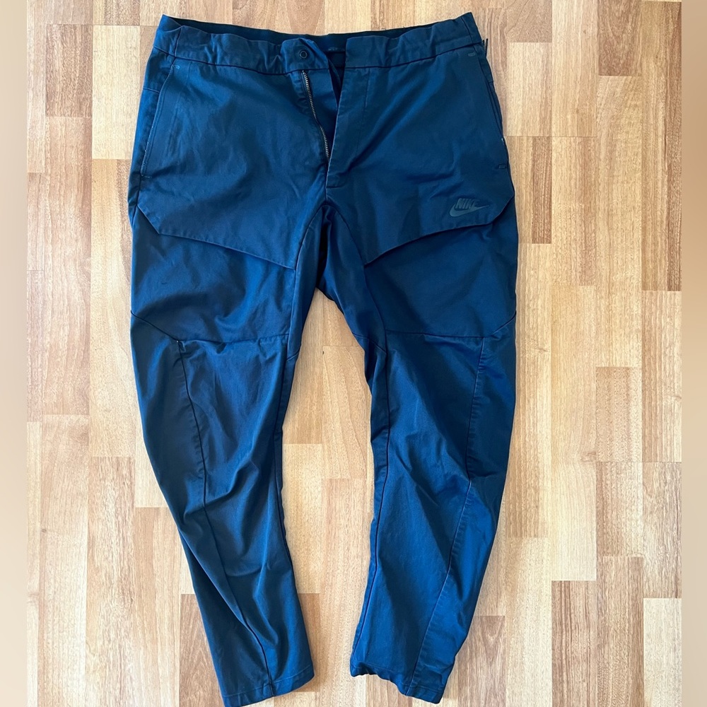 Nike joggers black size L 32